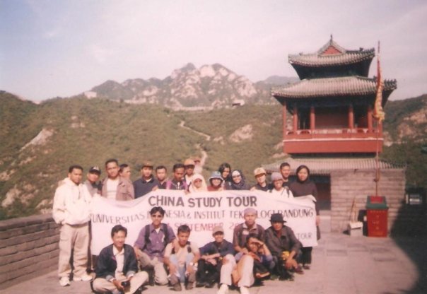 Kalau ini foto Study tour (beberapa) mahasiswa UI dan ITB ke beberapa kampus di China dan Hongkong. 