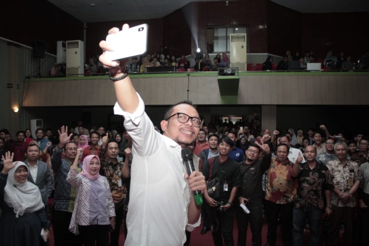 bef91ac9-1122-4d53-8b97-df29aab1d55e